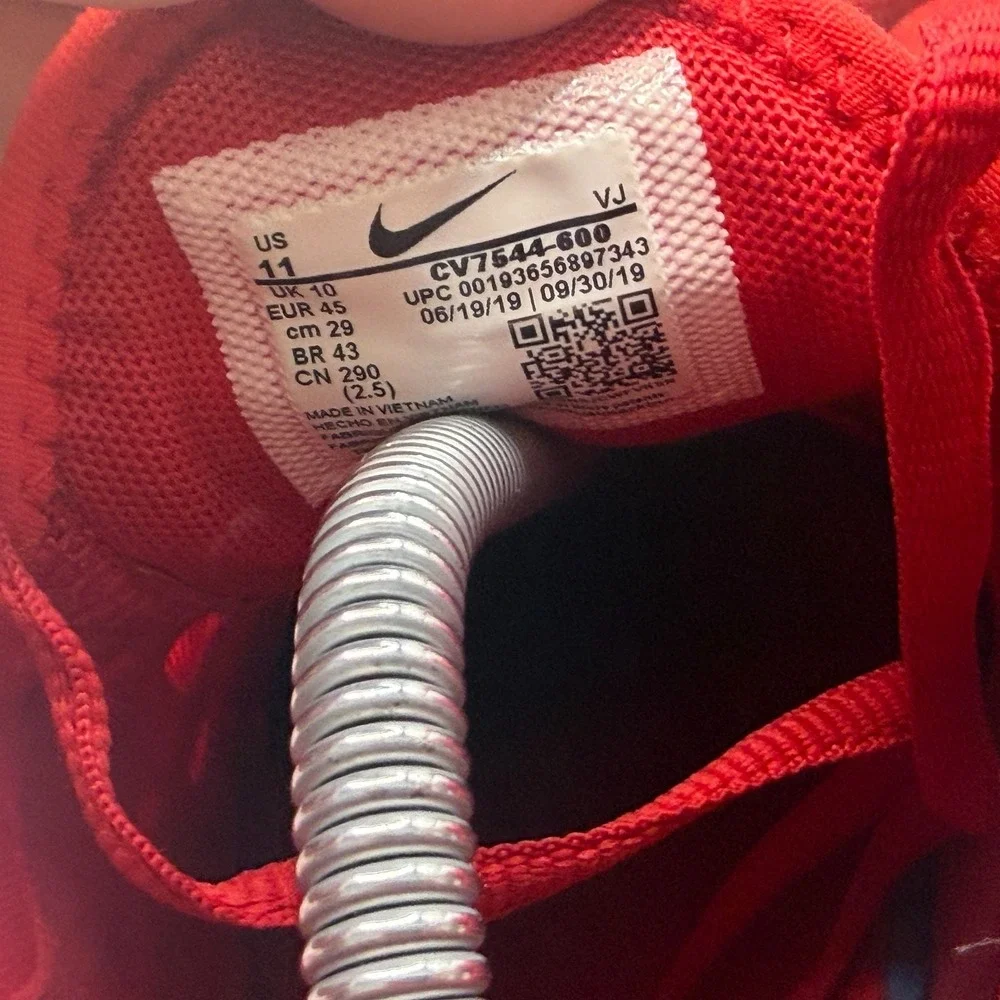 Size 11 Nike Air Max 270 University Red Mens‎ Lace-Up Running Shoes CV7544-600